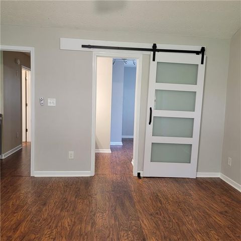 5219 Leecroft Drive, Buford, GA 30518