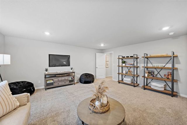 2262 SE Creekhill Way, West Des Moines, IA 50265