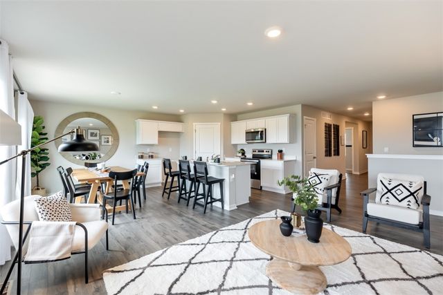 2262 SE Creekhill Way, West Des Moines, IA 50265