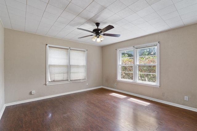 1119 Kent ST, Taylor, TX 76574