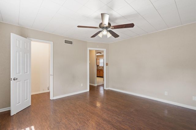 1119 Kent ST, Taylor, TX 76574