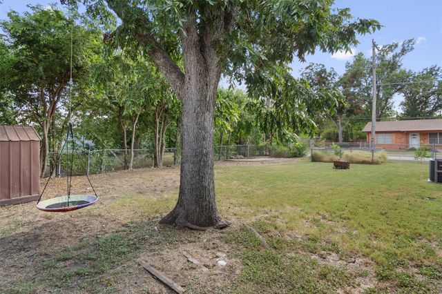 1119 Kent ST, Taylor, TX 76574