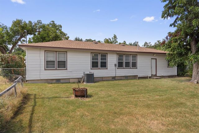 1119 Kent ST, Taylor, TX 76574