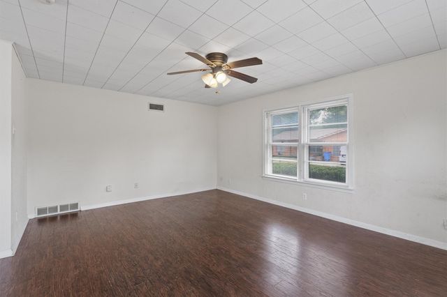1119 Kent ST, Taylor, TX 76574
