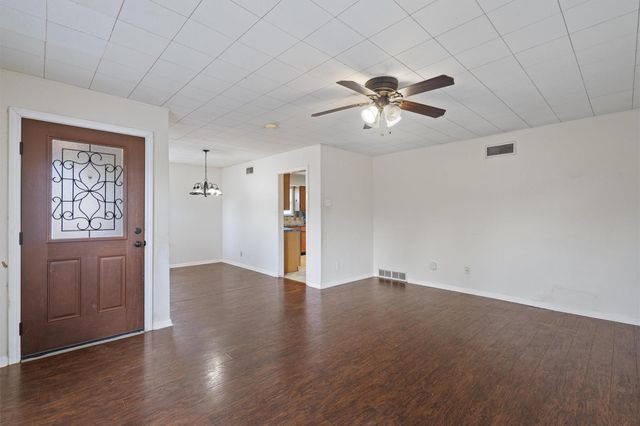 1119 Kent ST, Taylor, TX 76574
