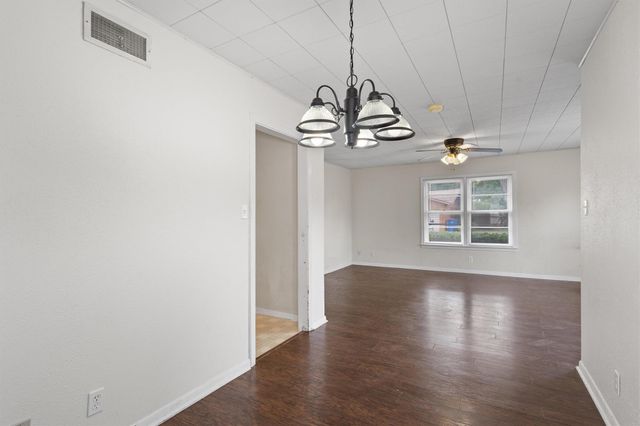 1119 Kent ST, Taylor, TX 76574