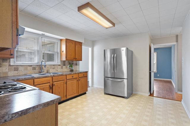 1119 Kent ST, Taylor, TX 76574