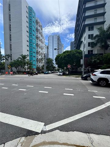 1010 SW 2nd Ave 607, Miami, FL 33130