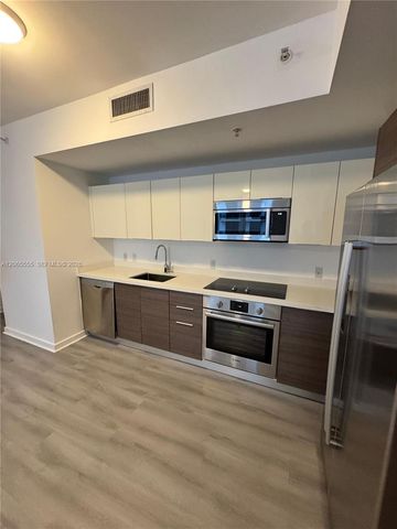 1010 SW 2nd Ave 607, Miami, FL 33130