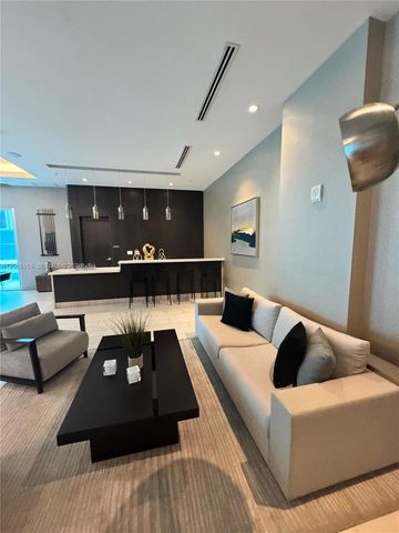 1010 SW 2nd Ave 607, Miami, FL 33130
