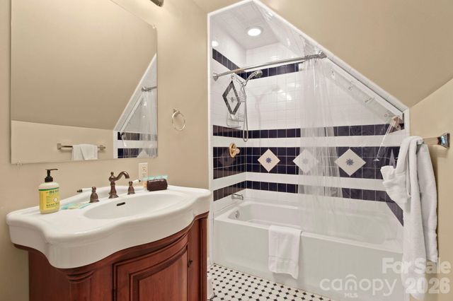 132 Heather Lane, Banner Elk, NC 28604