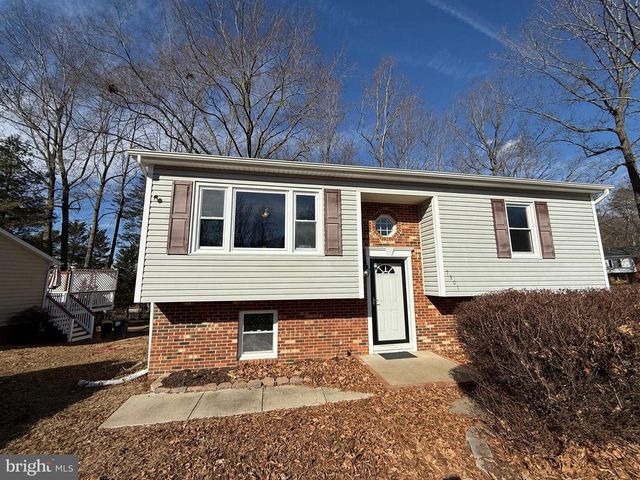 7301 DREW LN, Fredericksburg, VA 22407