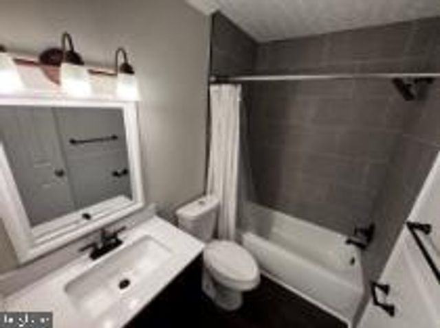 7301 DREW LN, Fredericksburg, VA 22407