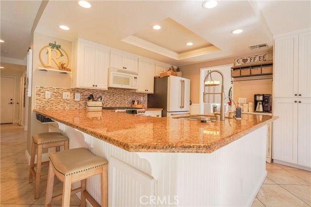 12206 San Ysidro St., Victorville, CA 92392