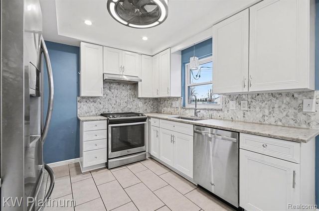 22825 Rosedale Street, Saint Clair Shores, MI 48080