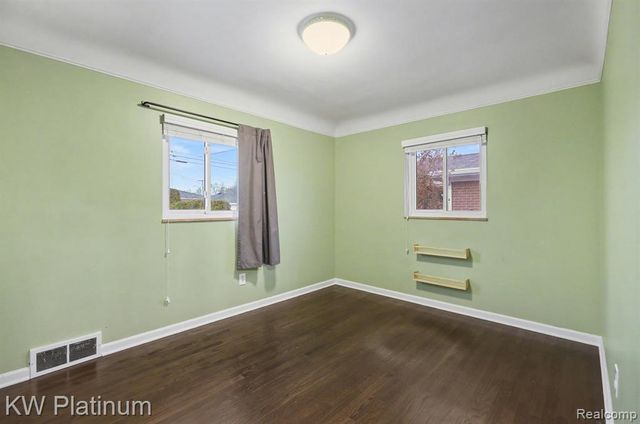 22825 Rosedale Street, Saint Clair Shores, MI 48080