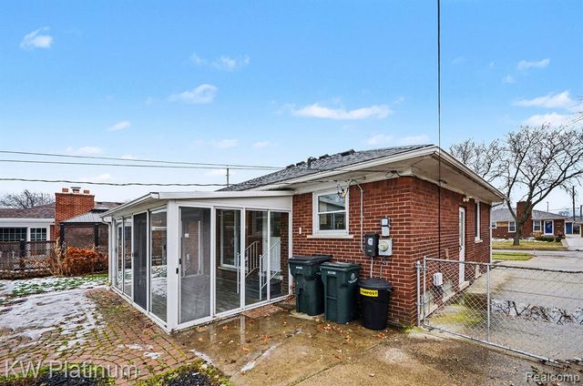 22825 Rosedale Street, Saint Clair Shores, MI 48080