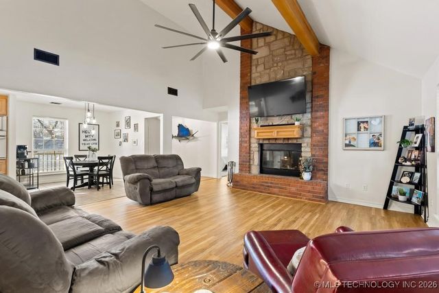 11952 N Woodlands Circle, Kingston, OK 73439