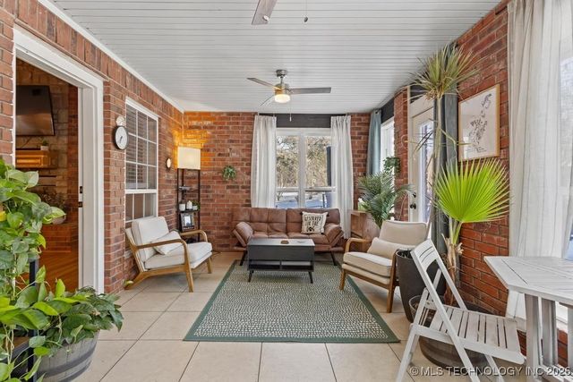 11952 N Woodlands Circle, Kingston, OK 73439