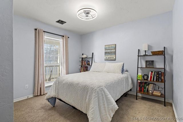 11952 N Woodlands Circle, Kingston, OK 73439