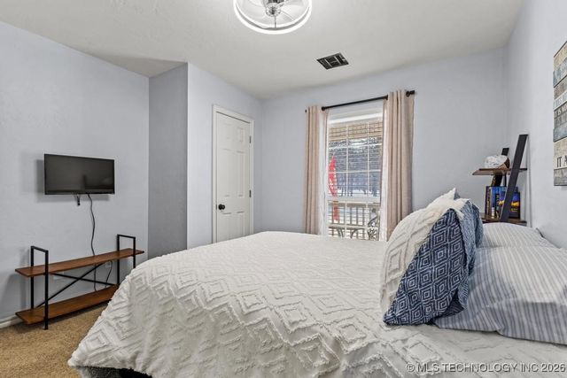 11952 N Woodlands Circle, Kingston, OK 73439