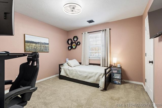 11952 N Woodlands Circle, Kingston, OK 73439