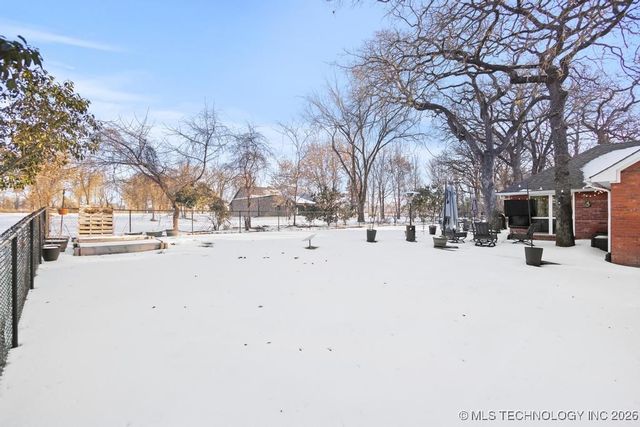 11952 N Woodlands Circle, Kingston, OK 73439