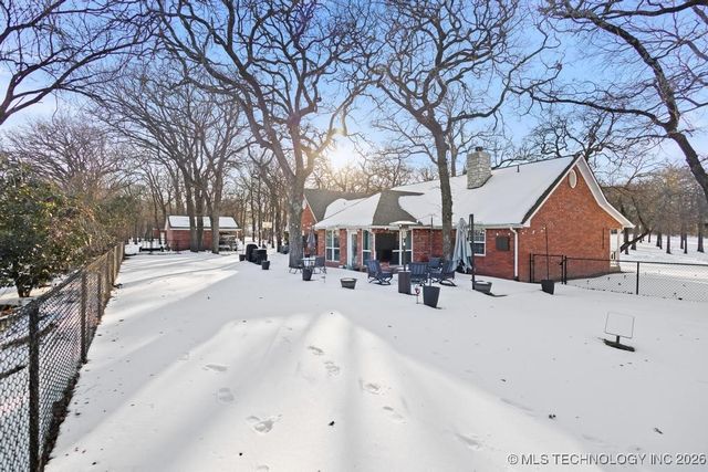 11952 N Woodlands Circle, Kingston, OK 73439