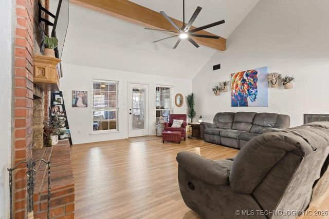 11952 N Woodlands Circle, Kingston, OK 73439