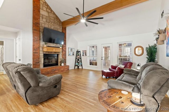 11952 N Woodlands Circle, Kingston, OK 73439