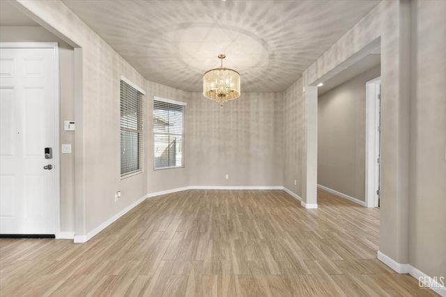 15027 Chatsworth Avenue, Bakersfield, CA 93314