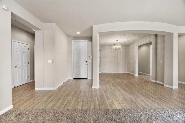 15027 Chatsworth Avenue, Bakersfield, CA 93314