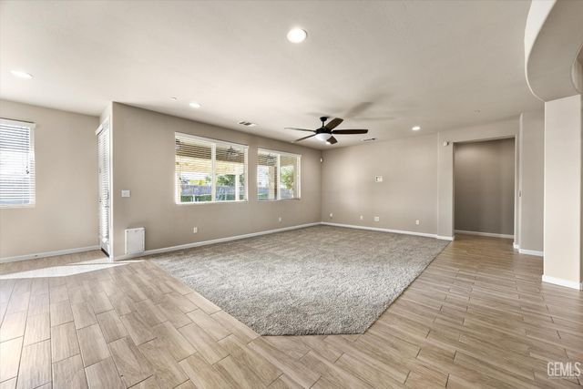 15027 Chatsworth Avenue, Bakersfield, CA 93314