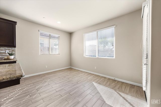 15027 Chatsworth Avenue, Bakersfield, CA 93314