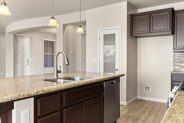 15027 Chatsworth Avenue, Bakersfield, CA 93314