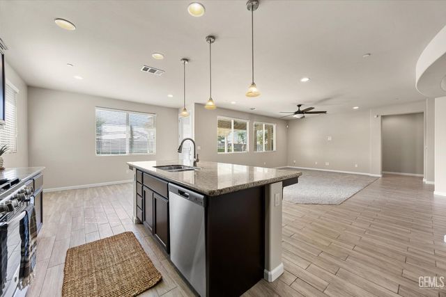 15027 Chatsworth Avenue, Bakersfield, CA 93314