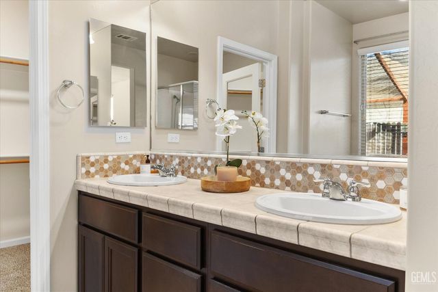 15027 Chatsworth Avenue, Bakersfield, CA 93314