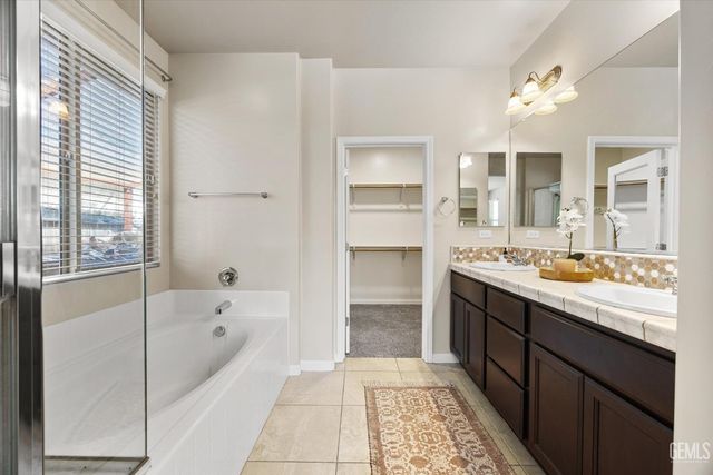 15027 Chatsworth Avenue, Bakersfield, CA 93314