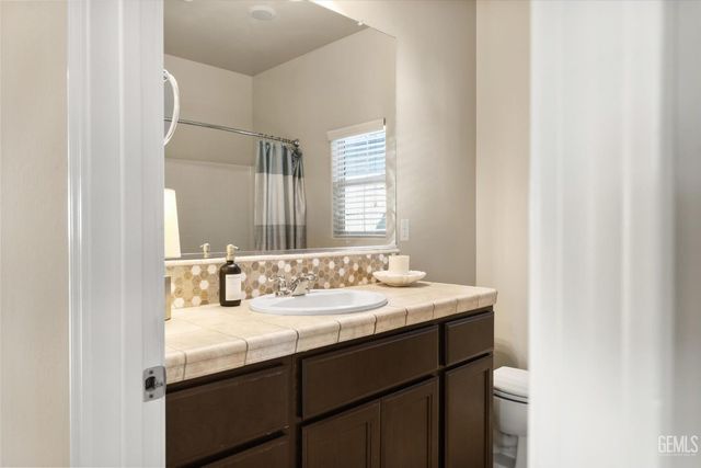 15027 Chatsworth Avenue, Bakersfield, CA 93314