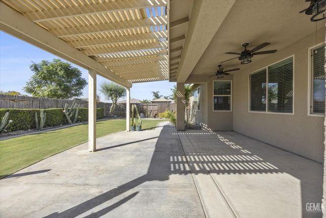 15027 Chatsworth Avenue, Bakersfield, CA 93314