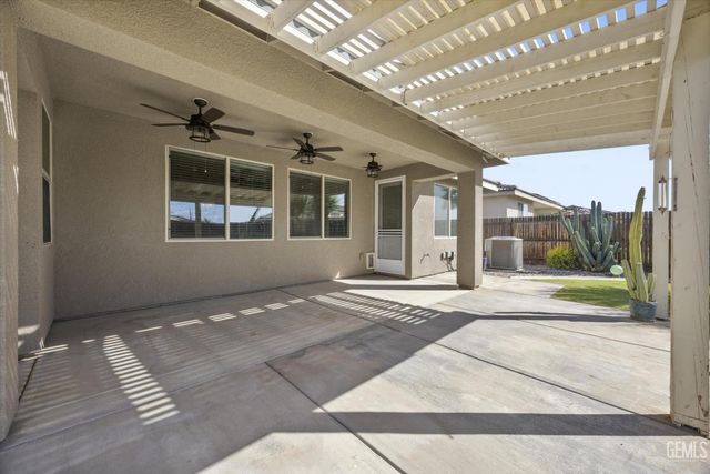 15027 Chatsworth Avenue, Bakersfield, CA 93314