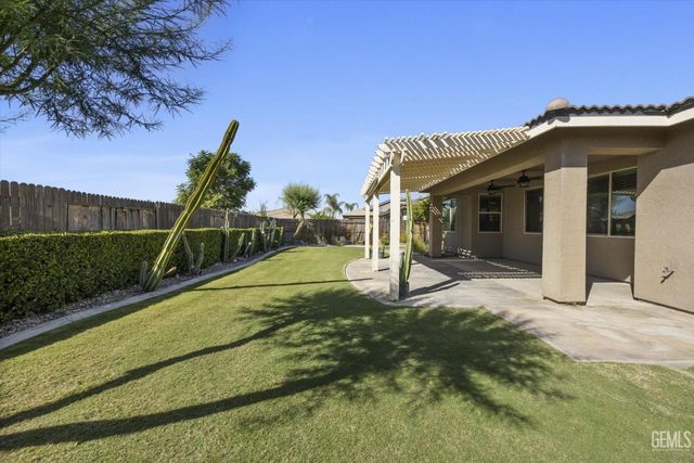 15027 Chatsworth Avenue, Bakersfield, CA 93314