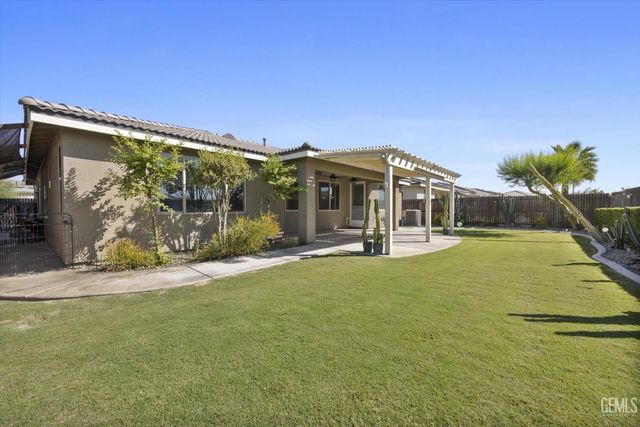 15027 Chatsworth Avenue, Bakersfield, CA 93314