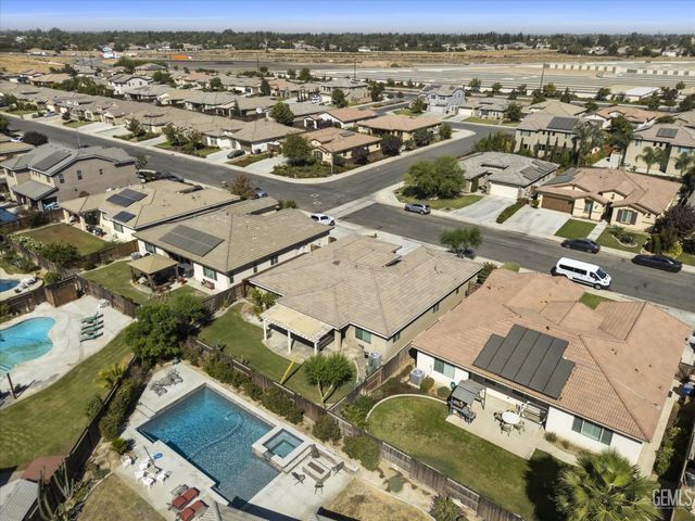 15027 Chatsworth Avenue, Bakersfield, CA 93314