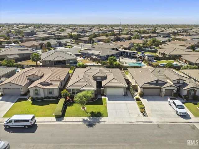 15027 Chatsworth Avenue, Bakersfield, CA 93314