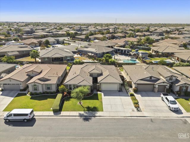 15027 Chatsworth Avenue, Bakersfield, CA 93314