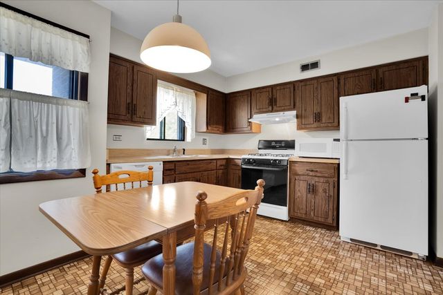 2213 Wharf Drive 407, Woodridge, IL 60517