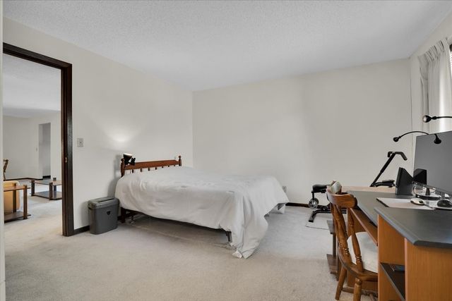 2213 Wharf Drive 407, Woodridge, IL 60517