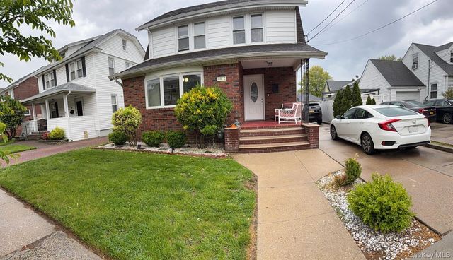 46 E Melrose Street, Valley Stream, NY 11580