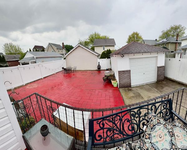 46 E Melrose Street, Valley Stream, NY 11580